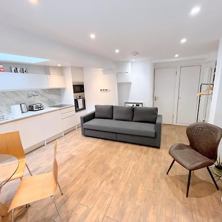 Two Bedroom Flat With Private Patio In Battersea London Exterior foto