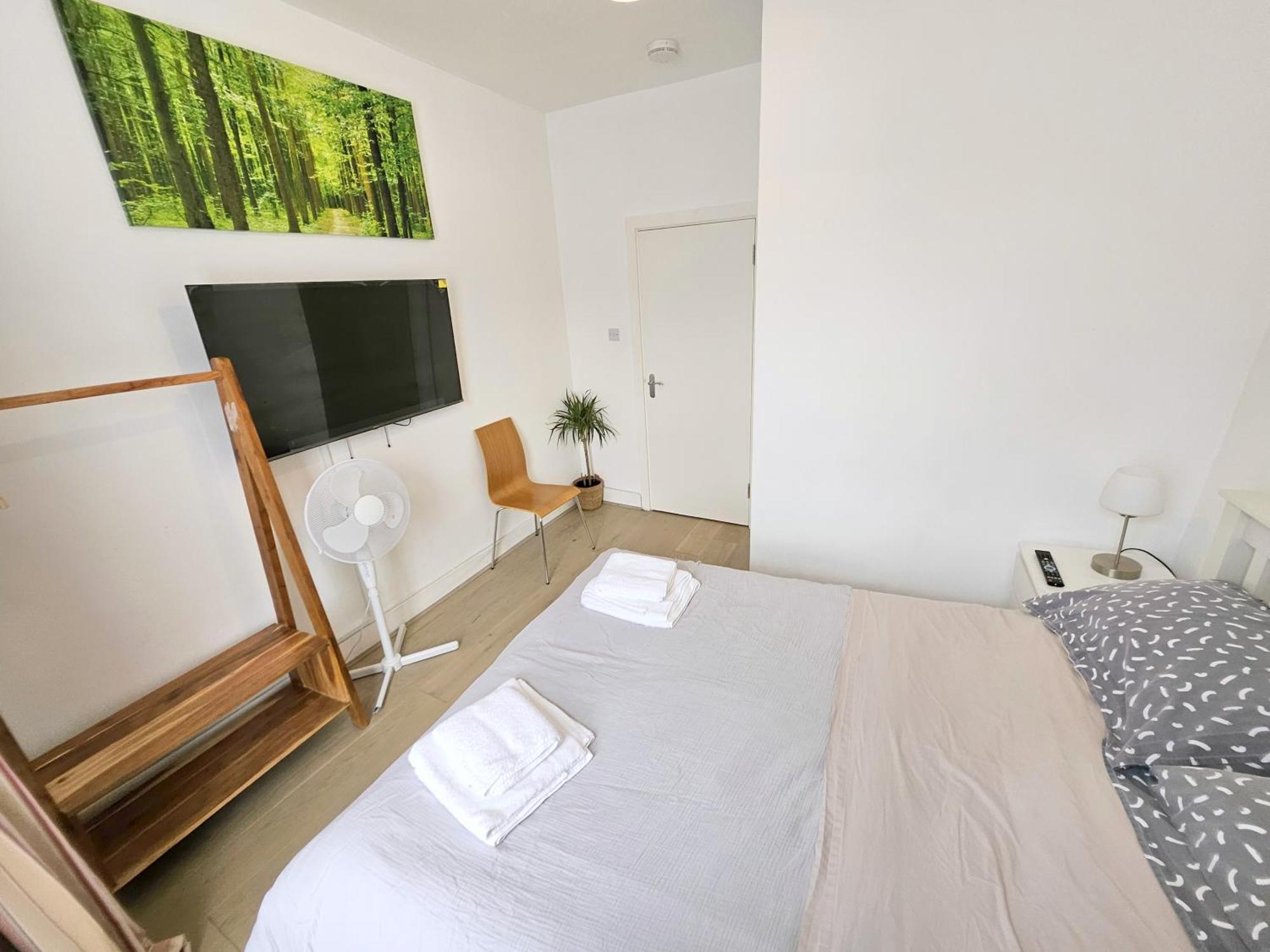 Two Bedroom Flat With Private Patio In Battersea London Exterior foto